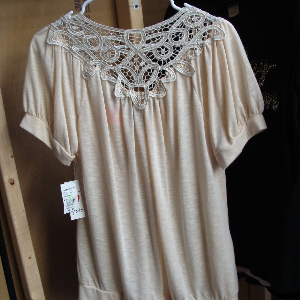 Women's Love Rocks Blouse - Picture 2 of 2